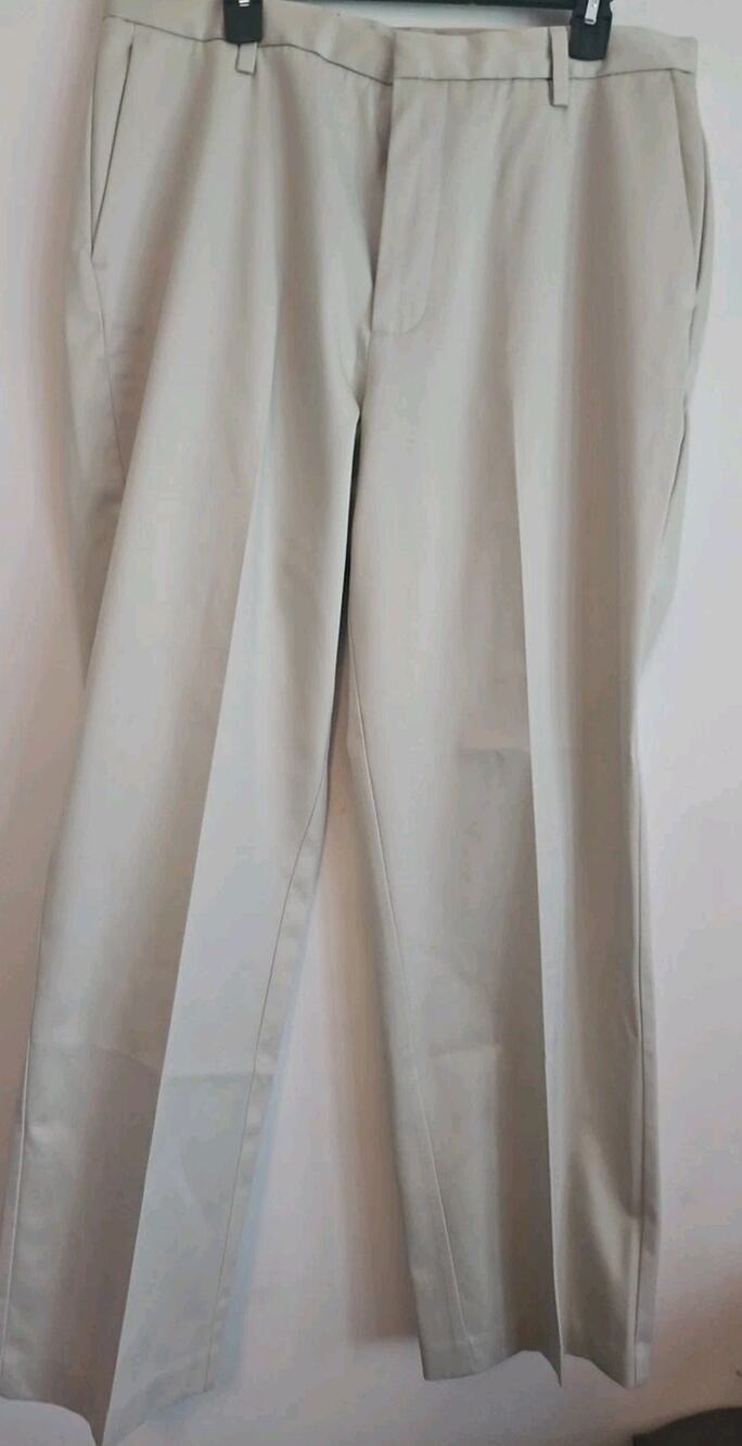 Dockers D3 Classic Khaki Mens 36X30 Beige Flat Front Relaxed Fit NWT